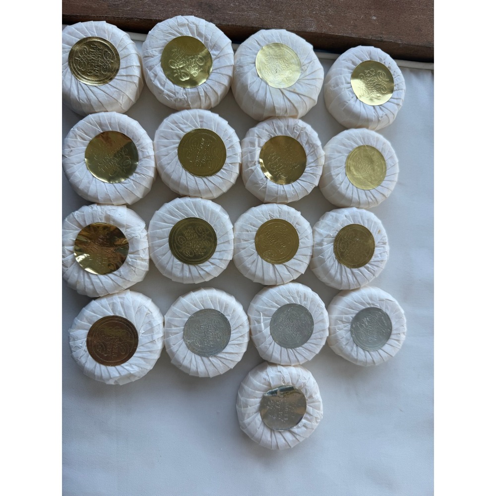 17 Caswell-Massey Luxury Guest Soap Bars Assorted 2in